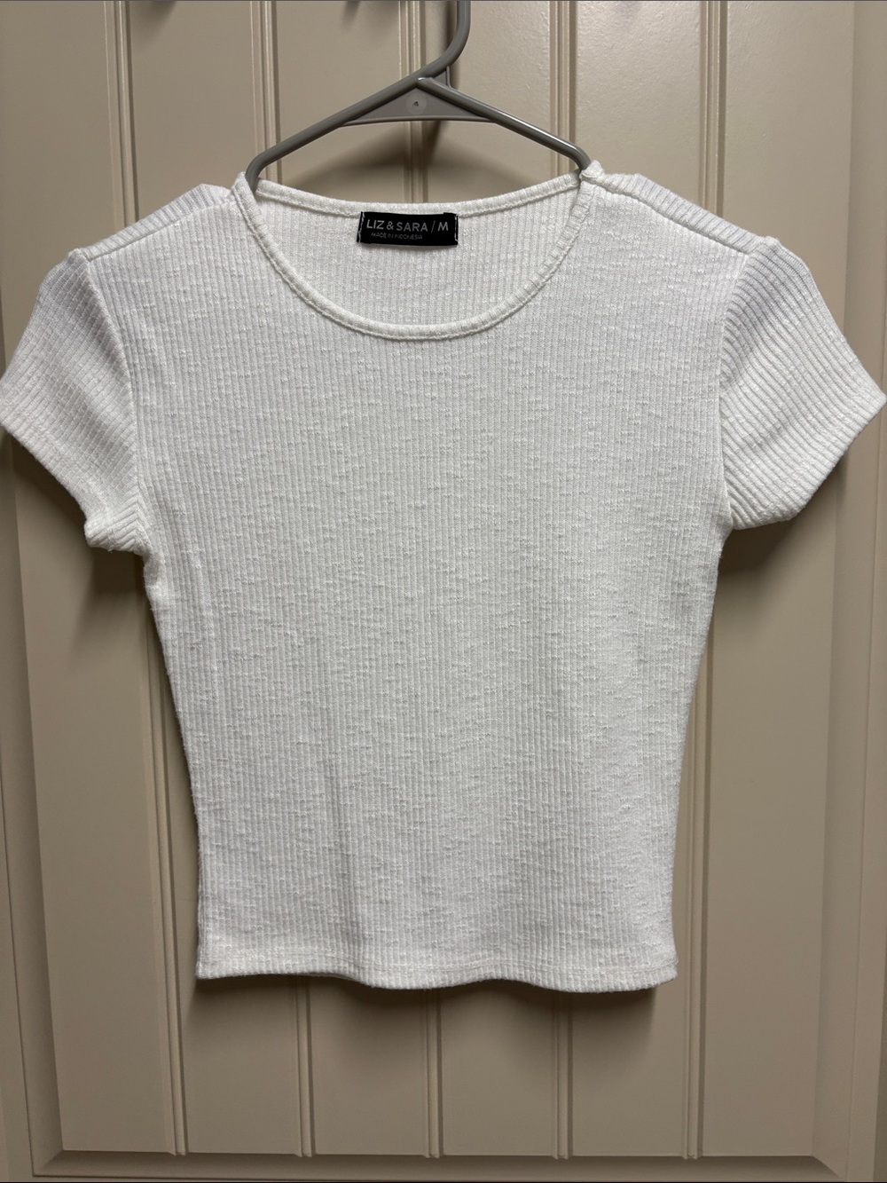 Liz & Sara White Ribbed Short Sleeve Crew Tee